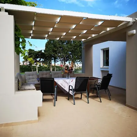 וילה Leonidas מסטיכרי