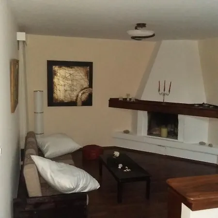 Leonidas ヴィラ マスティハリ